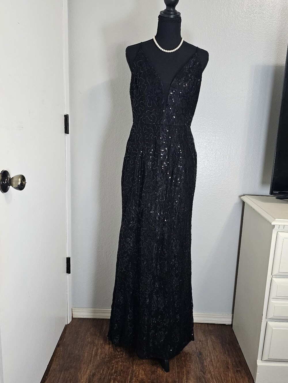 DB Studio Elegant Black Sequin Evening Women's Gown - Sleeveless V-Neck- Size 10